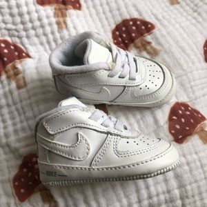 BABY NIKES